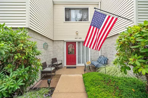 42 Richmond Blvd #3B, Ronkonkoma, NY 11779