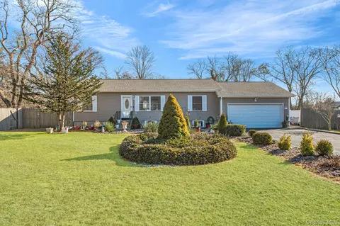 32 Ralph Ave, Brentwood, NY 11717