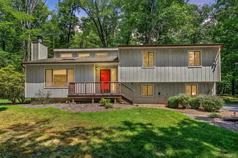 98 Wildwood Cir, Mamakating, NY 12721