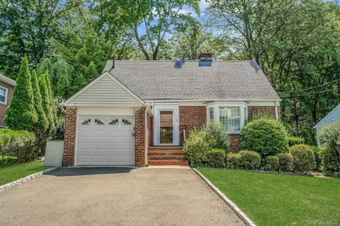 86 Briary Rd, Greenburgh, NY 10522
