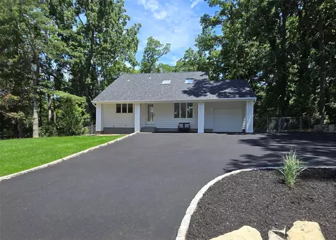 121 Lower Sheep Pasture Rd, Setauket, NY 11733