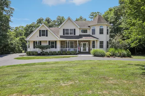 4 Deer Run Trl, Highlands, NY 10922
