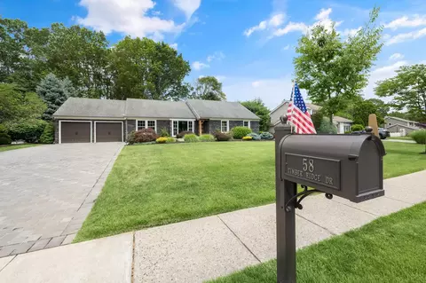 58 Timber Ridge Dr, Commack, NY 11725