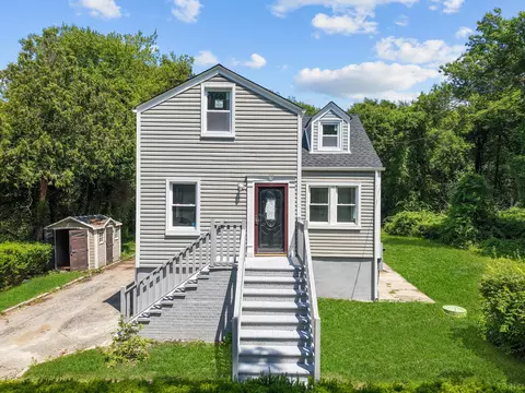 35 Cypress St, Wyandanch, NY 11798