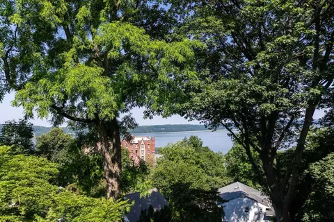 38 Oliphant Ave #7, Greenburgh, NY 10522
