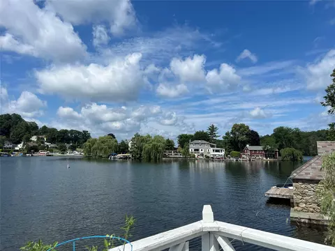 13 Tamarack Rd, Mahopac, NY 10541