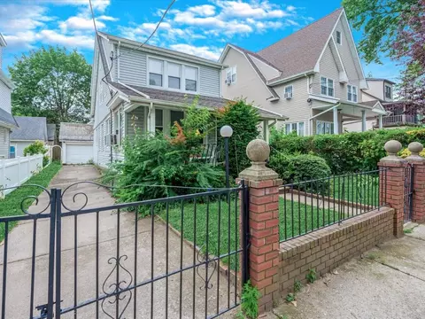 11554 174 St, Jamaica, NY 11434