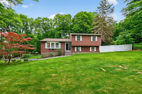 9 Mine Hill Rd, Cornwall, NY 12518