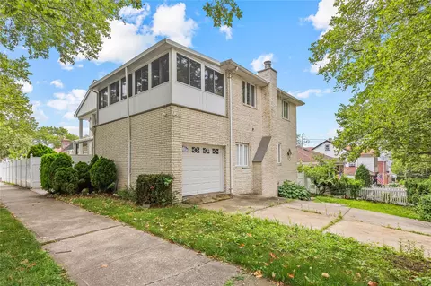 154-70 11th Ave, New York, NY 11357