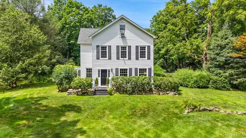 171 Wood St, Mahopac, NY 10541