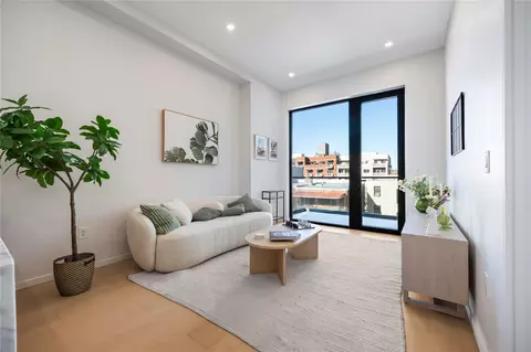 31-16 21st St #4J, Astoria, NY 11106