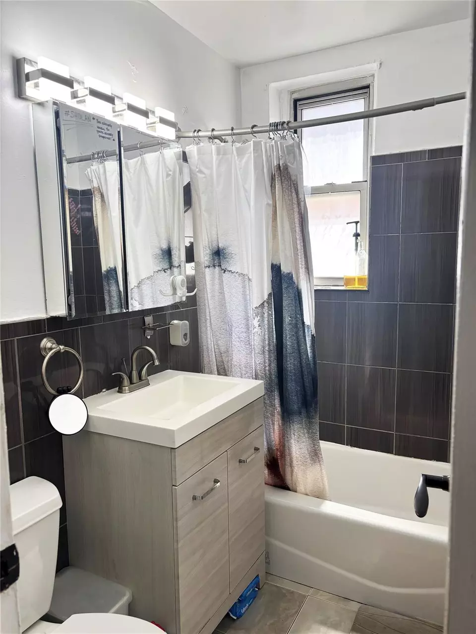 530 Dubois Ave B3 Valley Stream - 887172 0 Ba2mZn R.webp