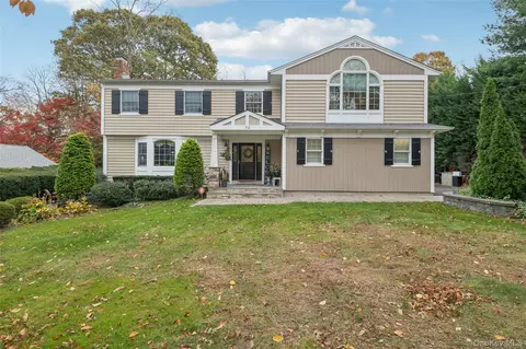 32 Soundview Dr, Northport, NY 11768