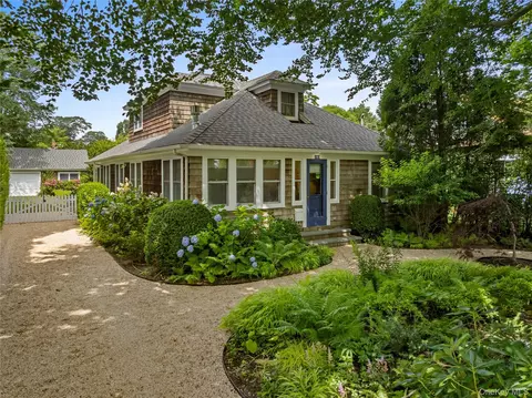 163 Halsey St, Southampton, NY 11968