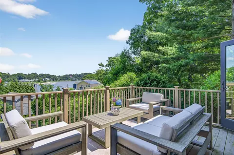 1 Harborview Ln, Huntington, NY 11743