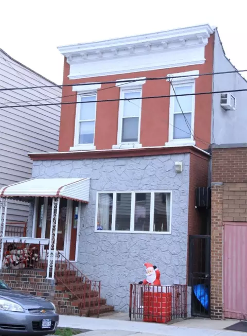 2035 Menahan St, New York, NY 11385