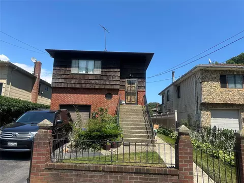 8 Bainbridge St, Roosevelt, NY 11575
