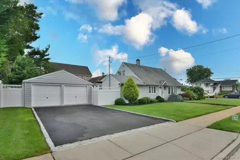 243 Seaford Ave, Massapequa, NY 11758