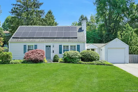 37 Hollow Oak Rd, New Castle, NY 10514