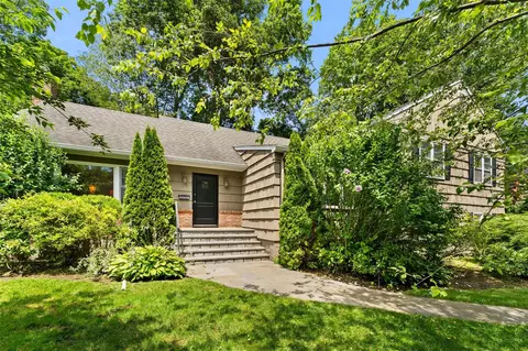5 Mark Dr, Rye Brook, NY 10573