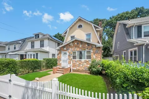 11119 212th St, New York, NY 11429