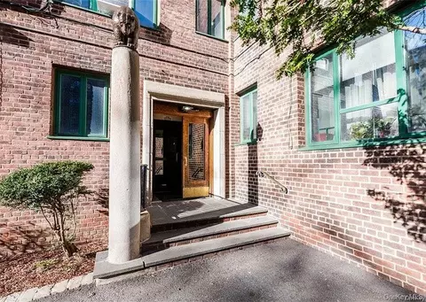 1970 E Tremont Ave #1C, New York, NY 10462