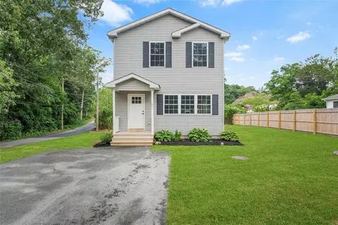 209 Horton Ave, Riverhead, NY 11901