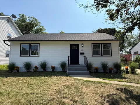 25 Floral Dr, Amityville, NY 11701