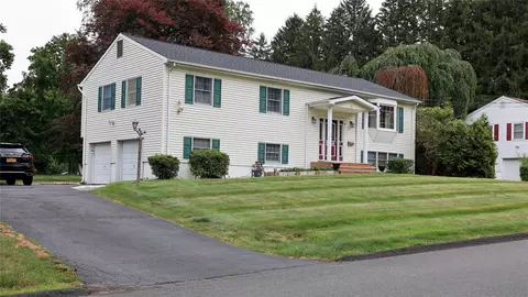 6 Wayne Ave, Clarkstown, NY 10956