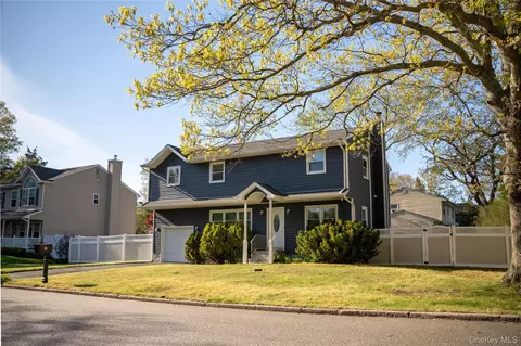 37 Amsterdam St, Huntington, NY 11743