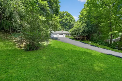 6 Oak Pl, Tuxedo, NY 10987