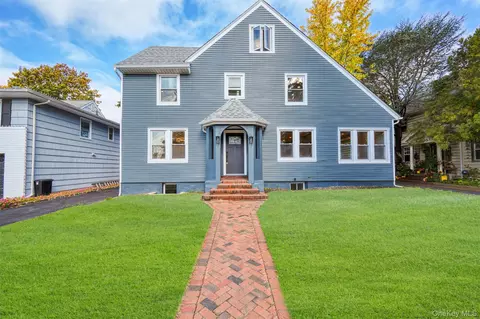 15 Shepherd St, Rockville Centre, NY 11570