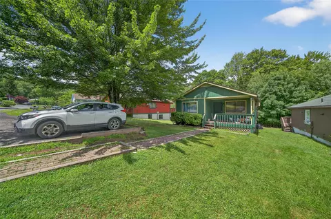 38 Timber Hill Ln, Fallsburg, NY 12733