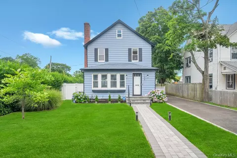 105 Maple Ave, Patchogue, NY 11772 photo 1