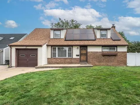 779 Summer Ave, Uniondale, NY 11553