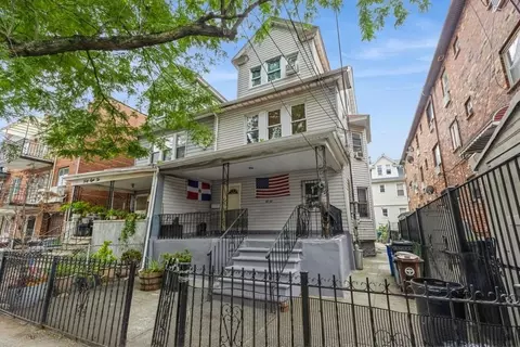 4808 92nd St, Elmhurst, NY 11373
