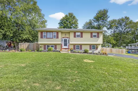 205 Oriole Dr, Montgomery, NY 12549