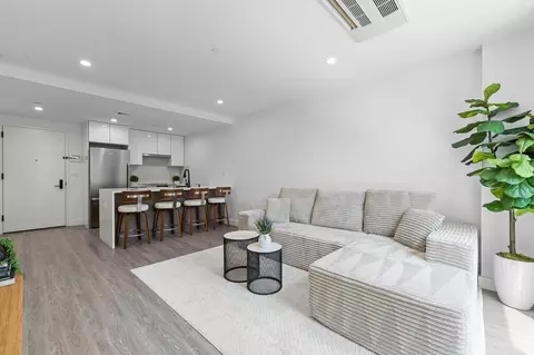 46-40 Vernon Blvd #2A, Long Island City, NY 11101