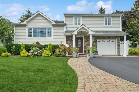2659 Karen St, Bellmore, NY 11710