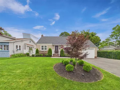 133 3rd Ave, Huntington Station, NY 11746