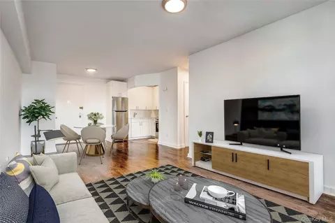 50-22 40th St #2F, New York, NY 11104
