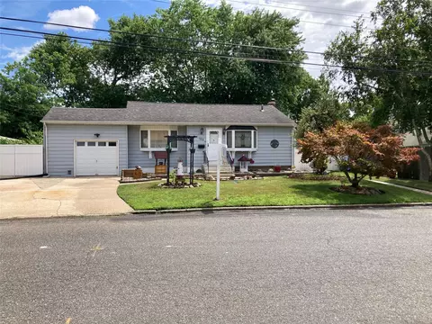 169 Front Ave, Brentwood, NY 11717