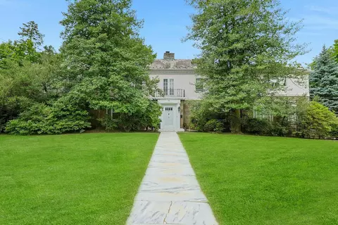 50 Forest Cir, New Rochelle, NY 10804