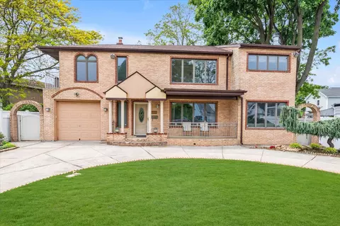 360 Star St, East Meadow, NY 11554