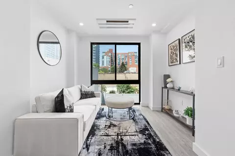 46-40 Vernon Blvd #2B, Long Island City, NY 11101