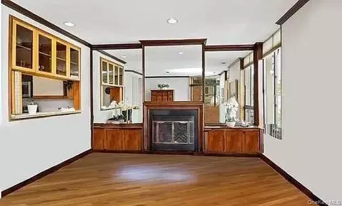 8 W 65th St #5A, New York, NY 10023
