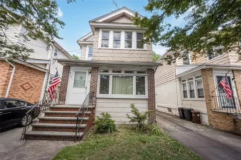 8731 98 St, New York, NY 11421