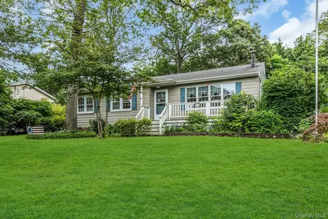 51 Arlington Rd, Lake Ronkonkoma, NY 11779