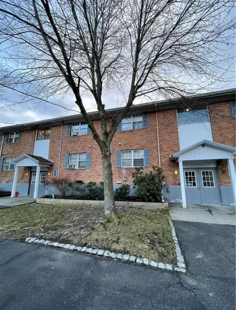 702 Barclay Mnr #7B, Newburgh, NY 12550
