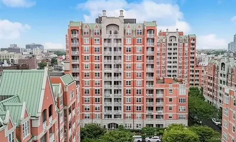 55 Oceana Dr E #1B, Brooklyn, NY 11235